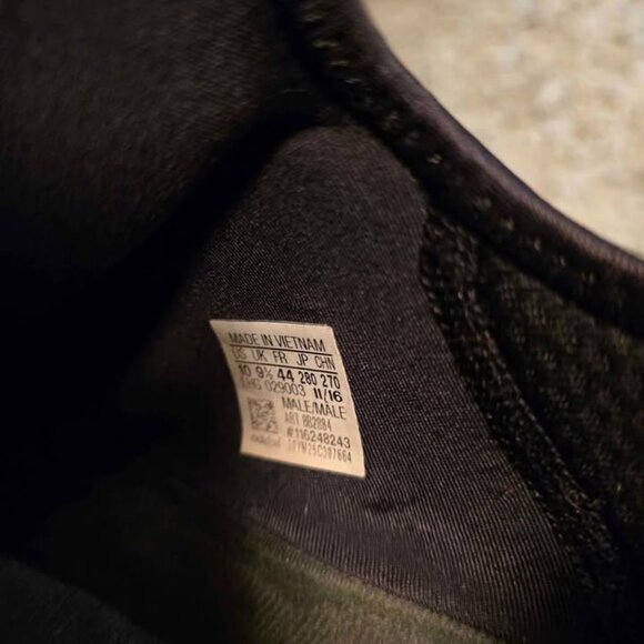 NMD R1 Glitch Size 10 Men's - Picture 6 of 6